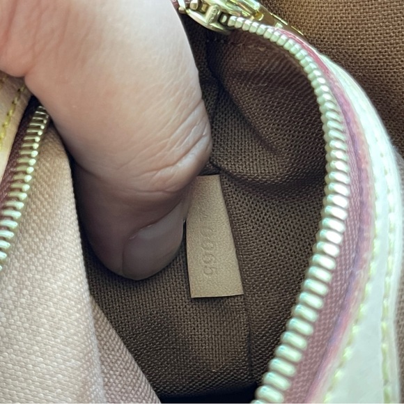 Louis Vuitton Abbesses Messenger - Picture 13 of 15